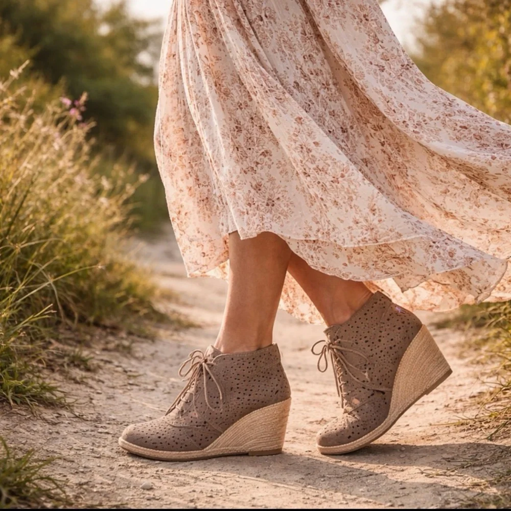 TOMS Taupe Suede Perforated Wedge Booties Size 8 NWT Boho